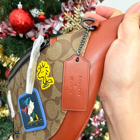 Coach X Peanuts Warren Belt Bag In Signature Canvas With Patches - Picture 5 of 8